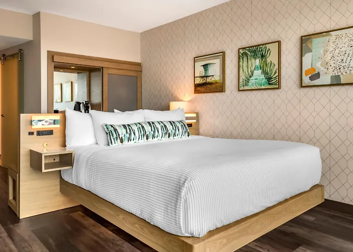 Cambria Hotel Fort Lauderdale Beach