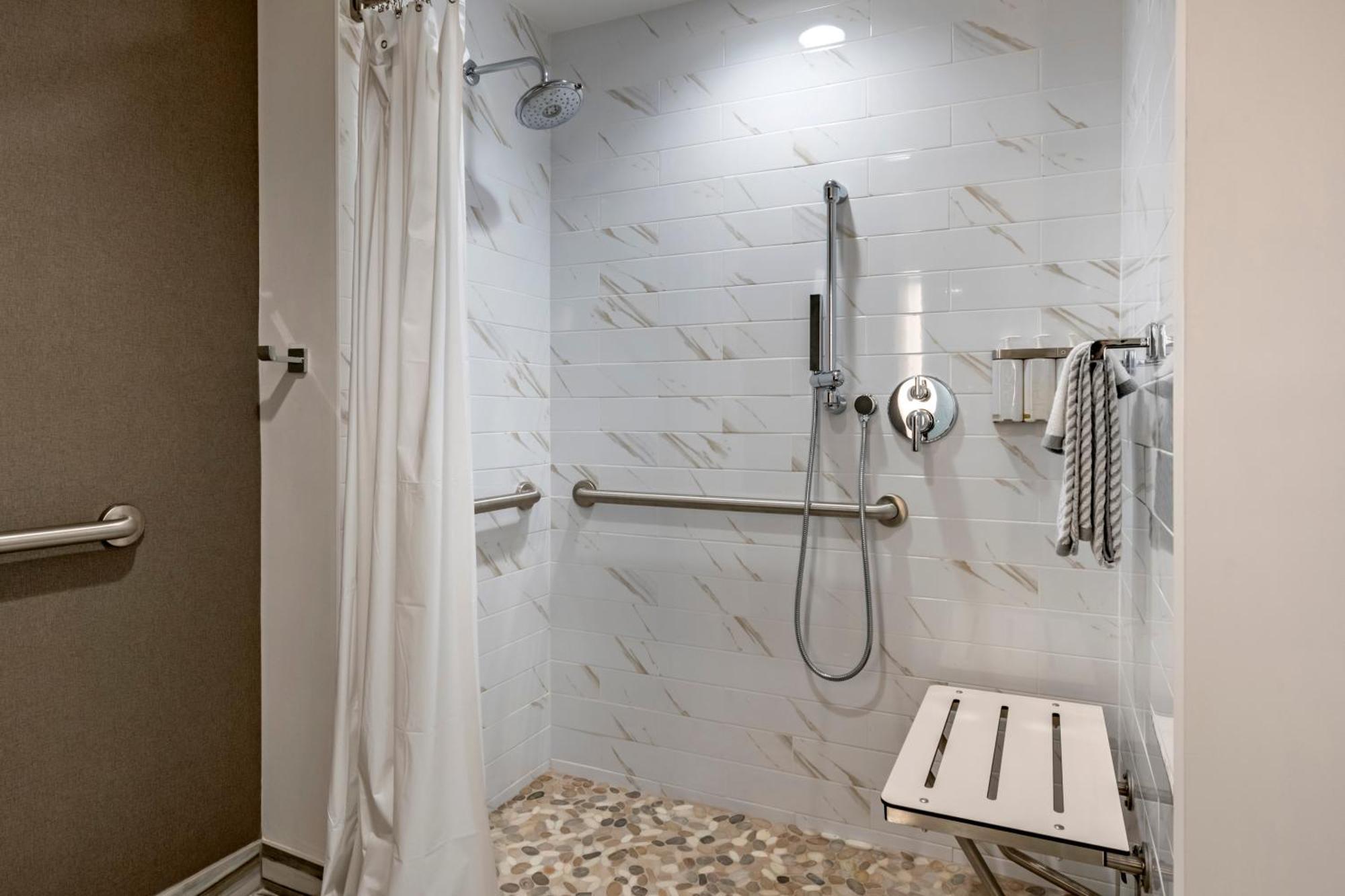 Hotel Cambria Lauderdale 3*